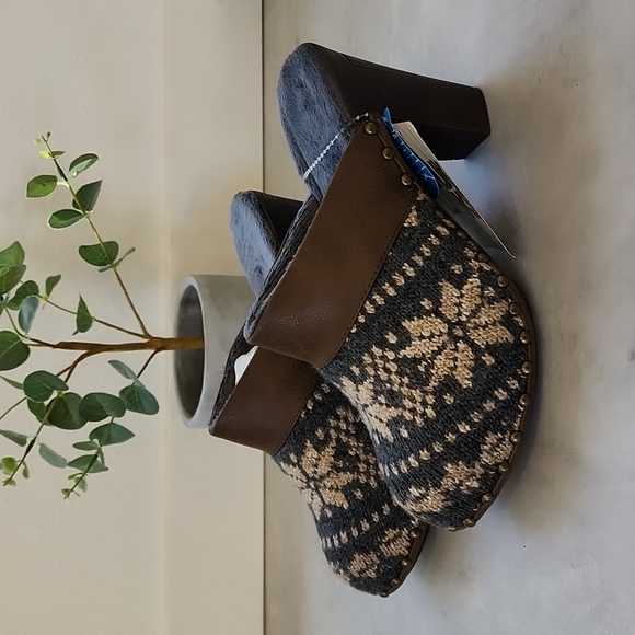 New Muk Luks size 10/40 9/39 warm winter clogs - Picture 12 of 13